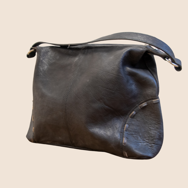 Handtasche mit Detail - schwarz