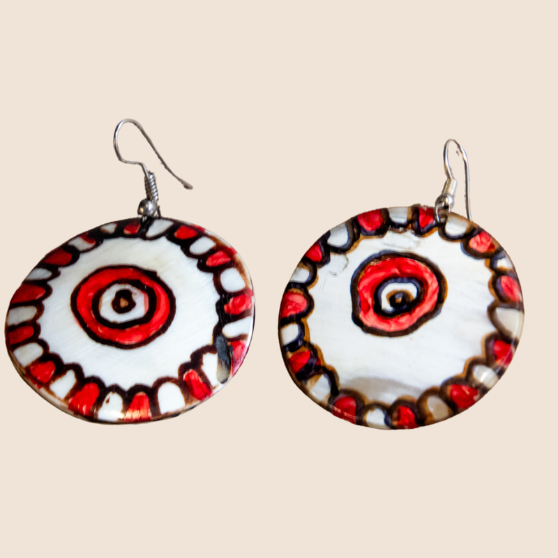 Earrings horn with henna: Red circle