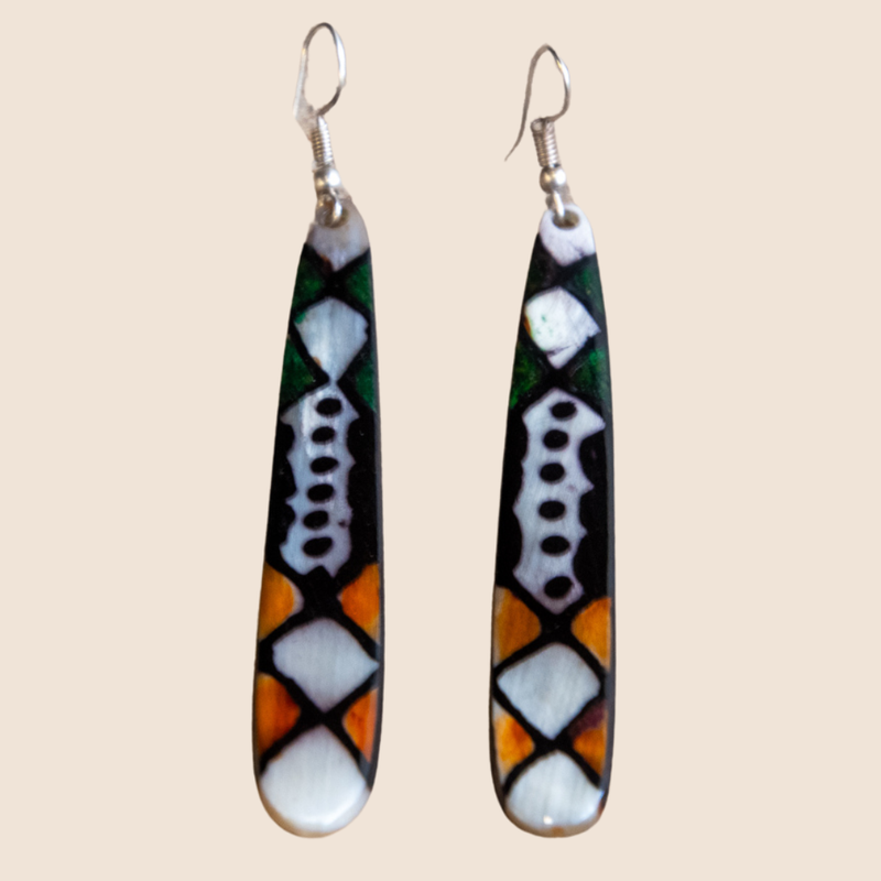 Earrings horn with henna: Elongated Green/Orange