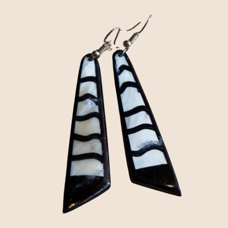 Earrings horn - zebra elongated