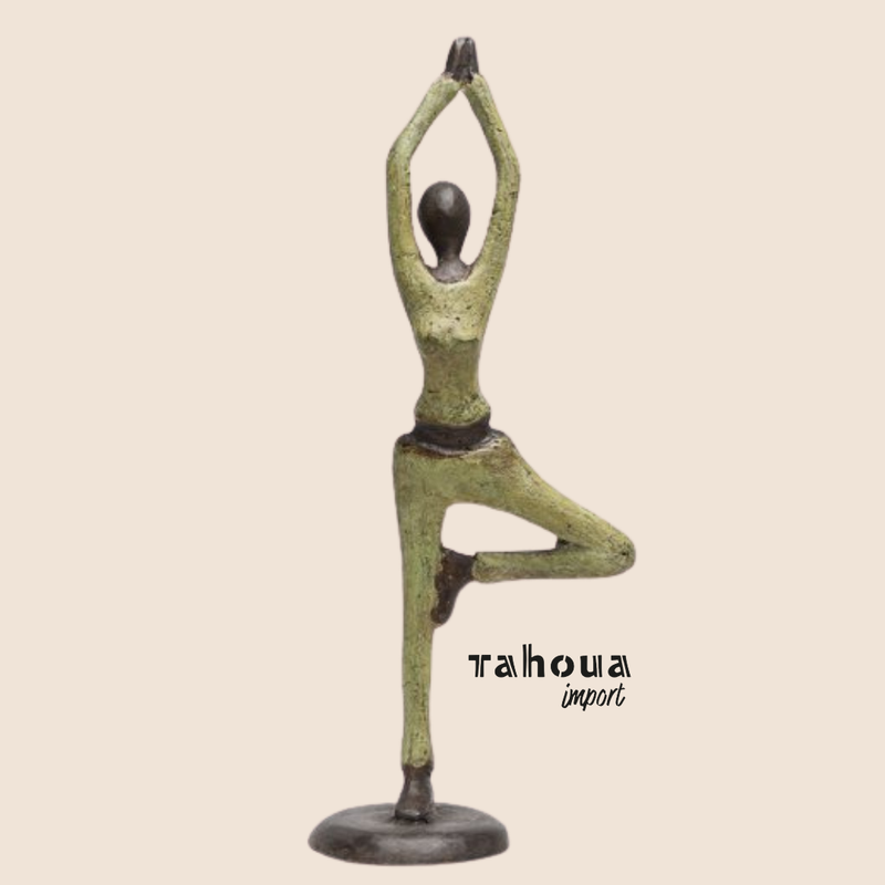 Yoga-Statue stehend – Grün