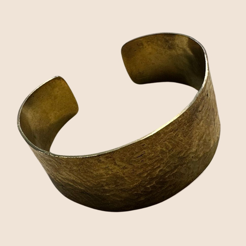 Hammered bronze bracelet - natural